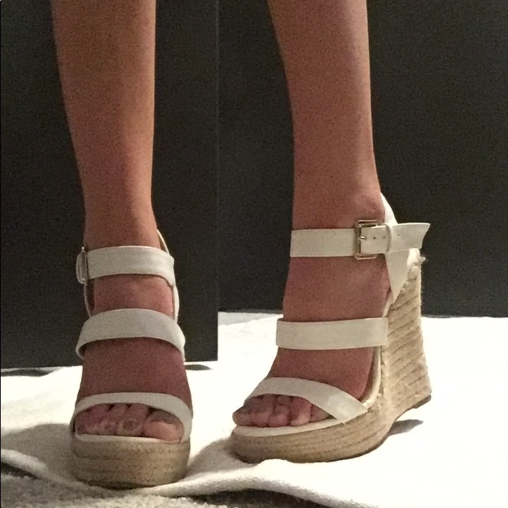 NWOT CHARLOTTE RUSSE • espadrille wedges